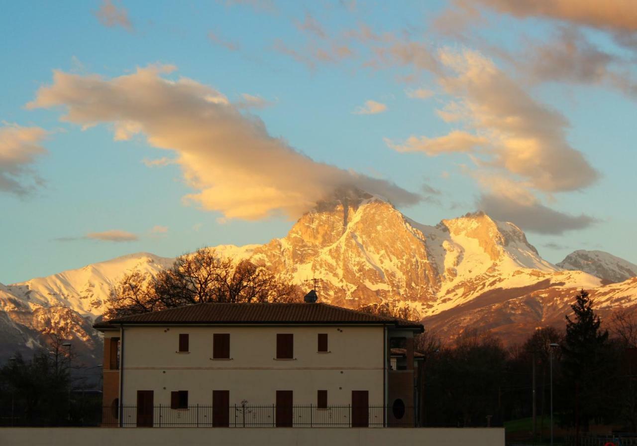 Residence Stella Del Gran Sasso Colledara Buitenkant foto