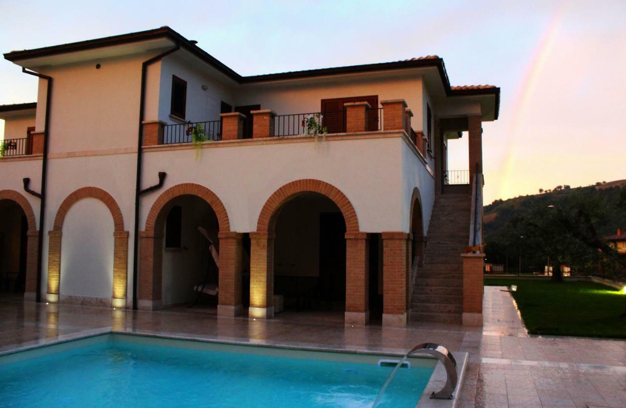 Residence Stella Del Gran Sasso Colledara Buitenkant foto