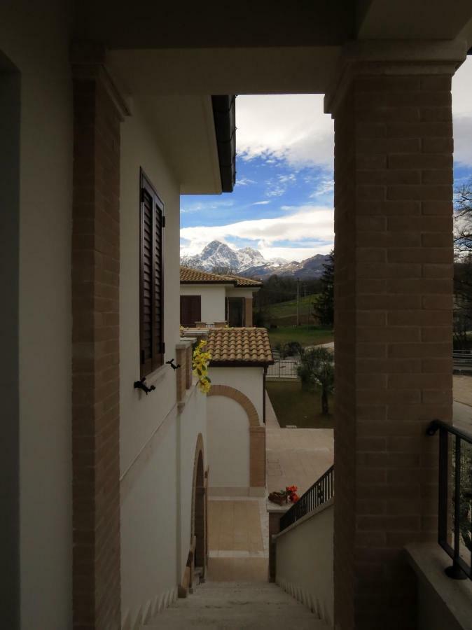 Residence Stella Del Gran Sasso Colledara Buitenkant foto
