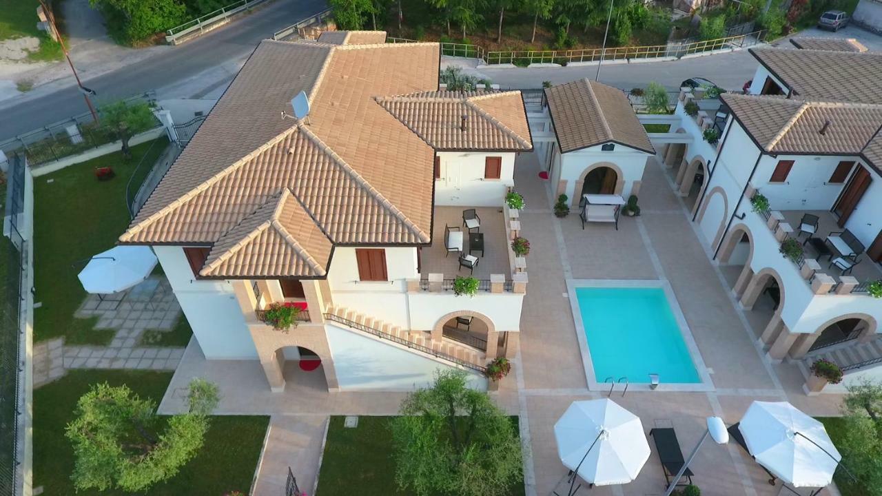 Residence Stella Del Gran Sasso Colledara Buitenkant foto