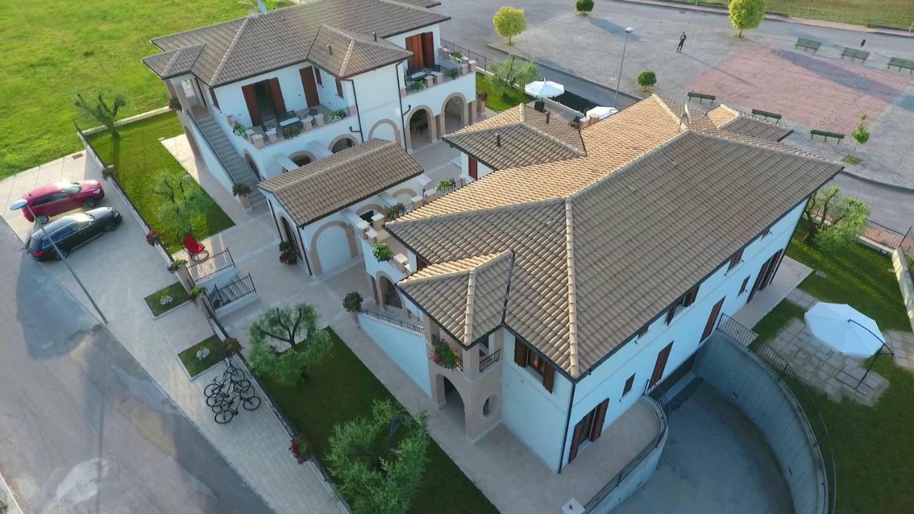 Residence Stella Del Gran Sasso Colledara Buitenkant foto
