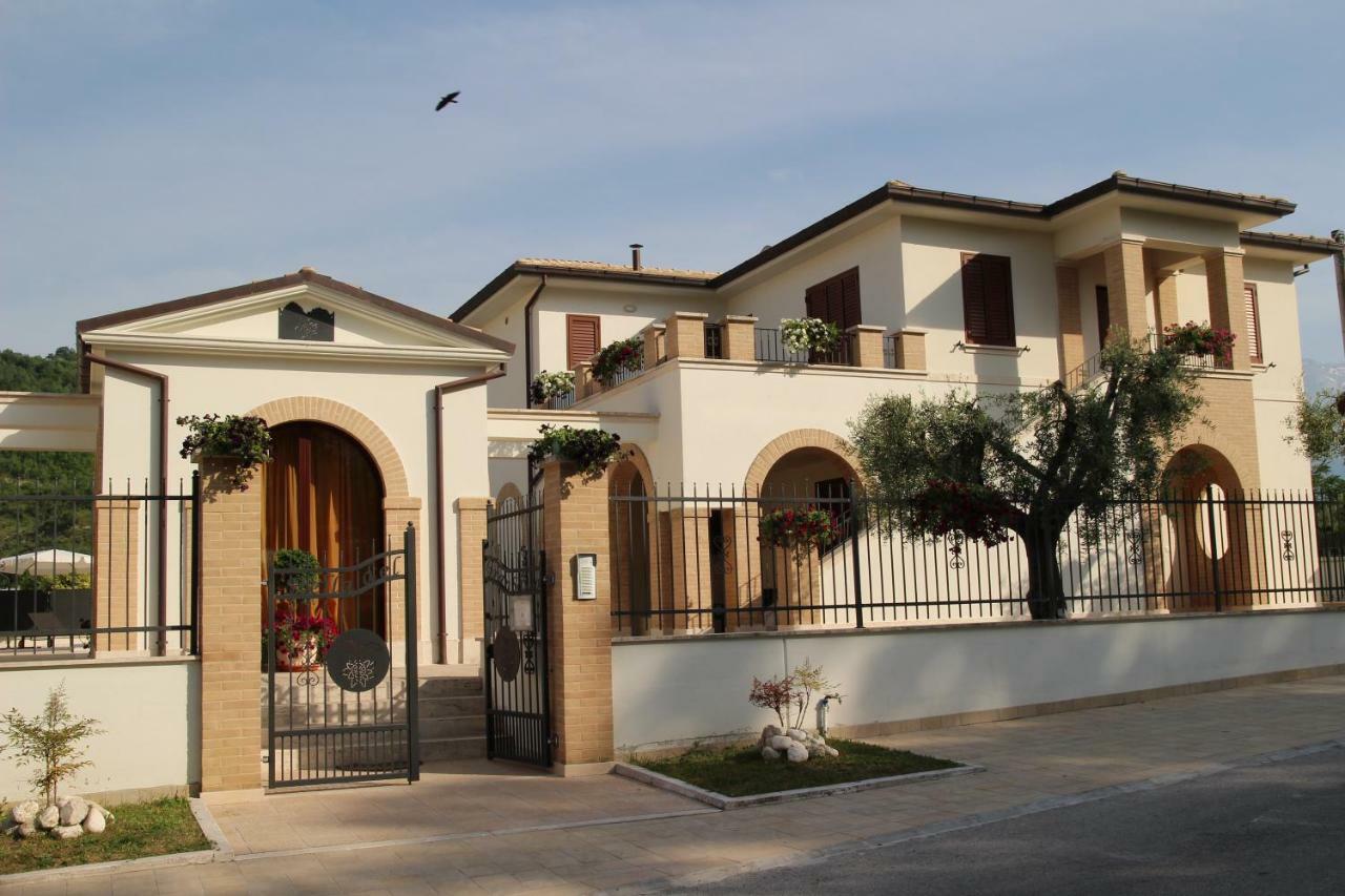 Residence Stella Del Gran Sasso Colledara Buitenkant foto