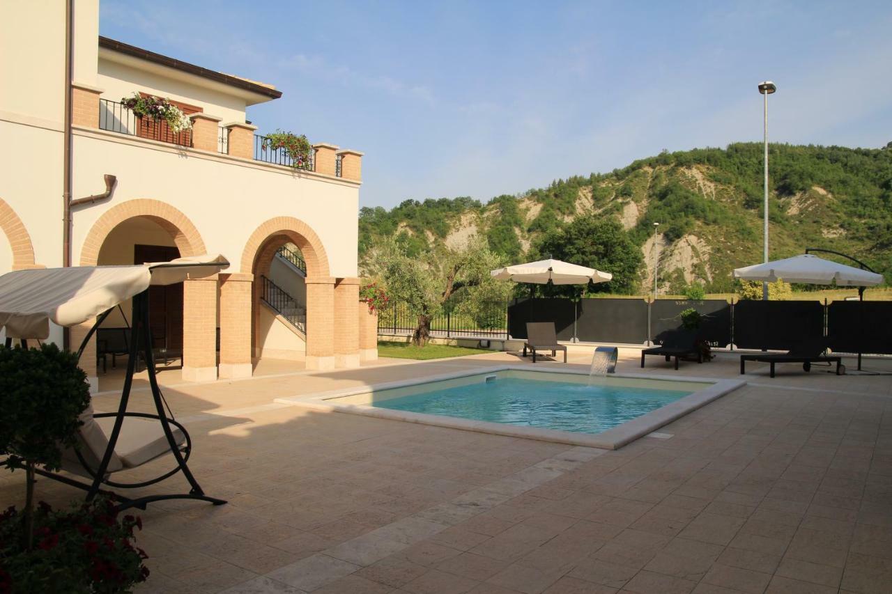 Residence Stella Del Gran Sasso Colledara Buitenkant foto