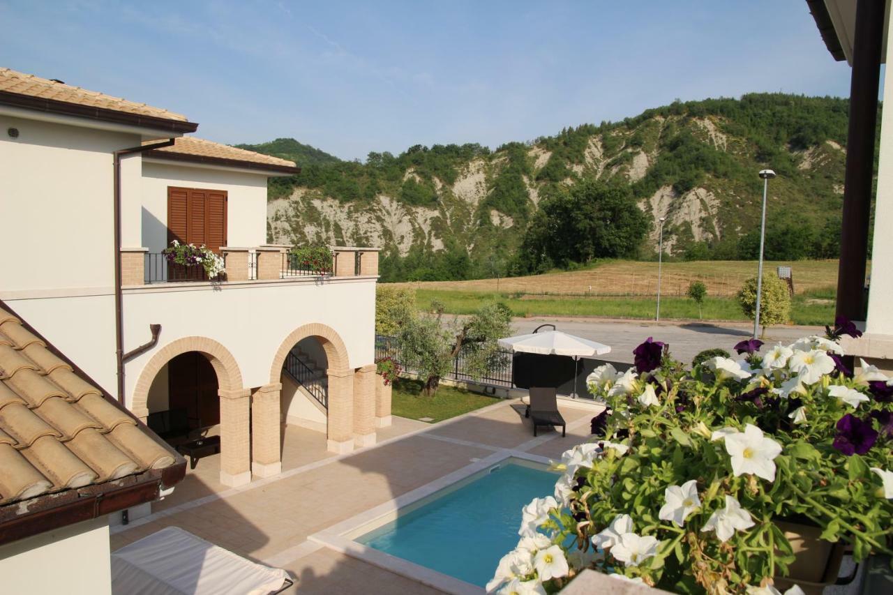 Residence Stella Del Gran Sasso Colledara Buitenkant foto