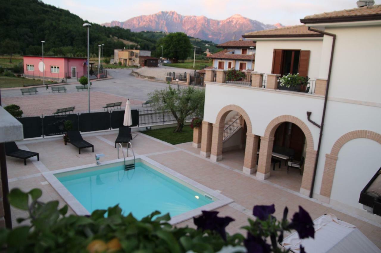 Residence Stella Del Gran Sasso Colledara Buitenkant foto