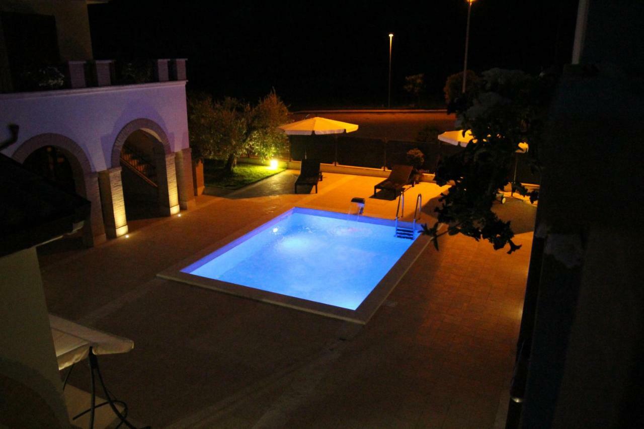 Residence Stella Del Gran Sasso Colledara Buitenkant foto